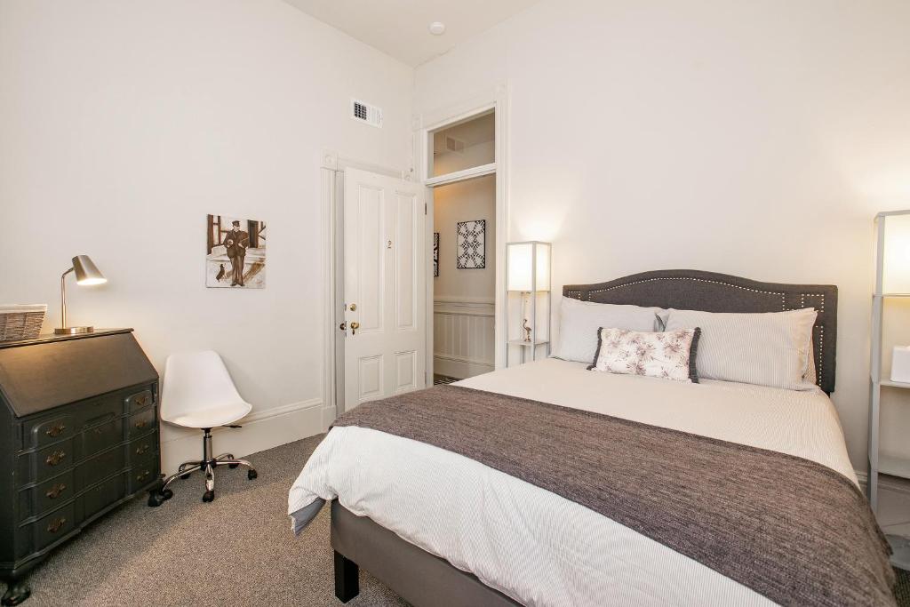 Pacific Heights Victorian Bedroom and Bathroom